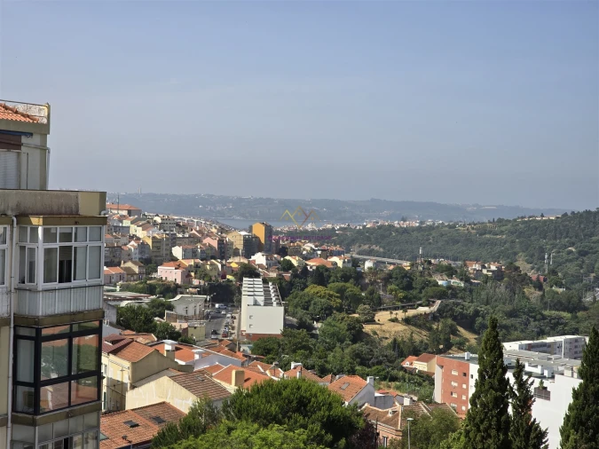 Apartamento T6 para Venda em Campolide Foto 33