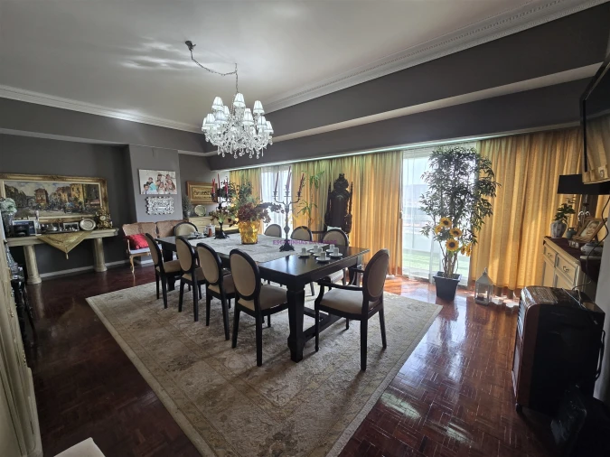 Apartamento T6 para Venda em Campolide Foto 20