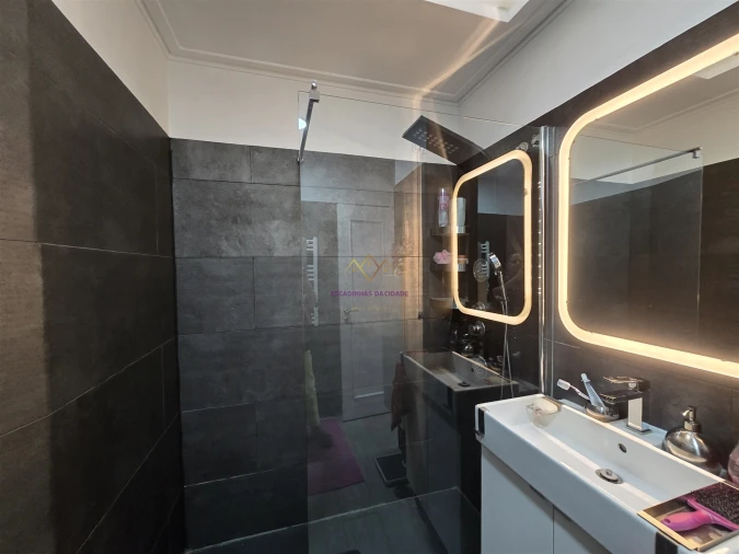Apartamento T6 para Venda em Campolide Foto 39