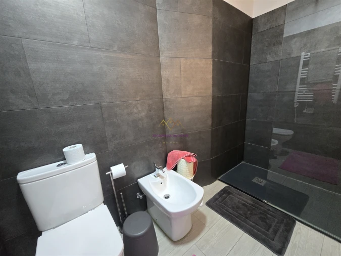 Apartamento T6 para Venda em Campolide Foto 38