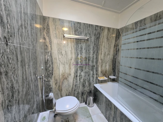Apartamento T6 para Venda em Campolide Foto 27