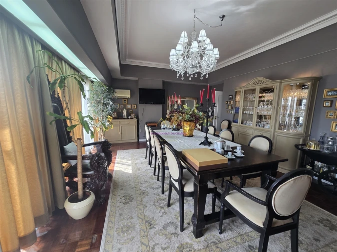 Apartamento T6 para Venda em Campolide Foto 17