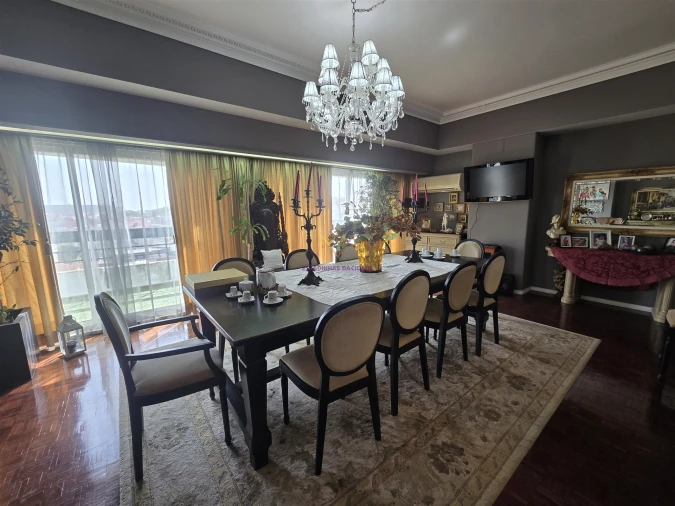 Apartamento T6 para Venda em Campolide Foto 19
