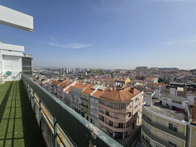 Apartamento T6 para Venda em Campolide Foto 44