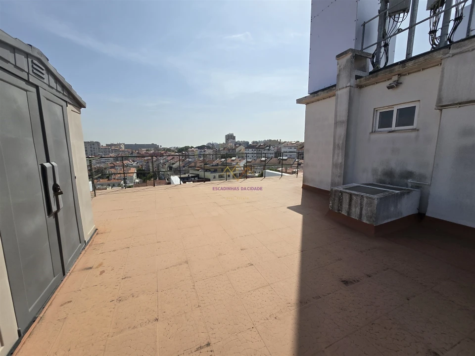 Apartamento T6 para Venda em Campolide Foto 60
