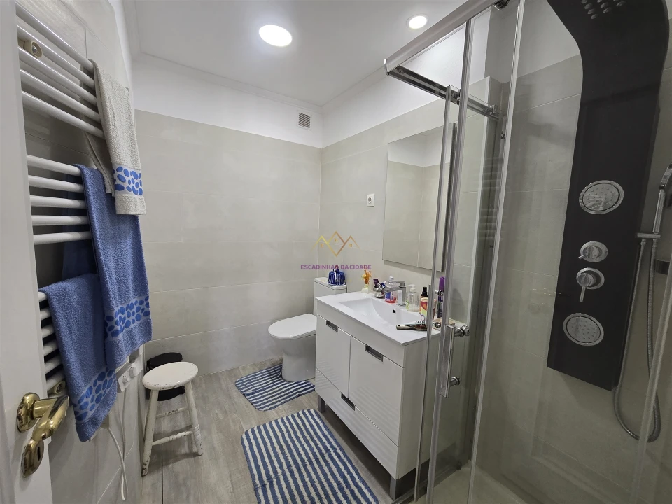 Apartamento T6 para Venda em Campolide Foto 41