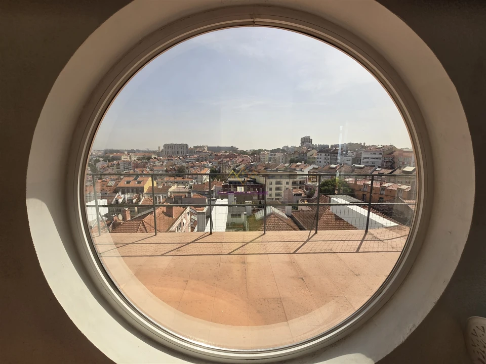 Apartamento T6 para Venda em Campolide Foto 47