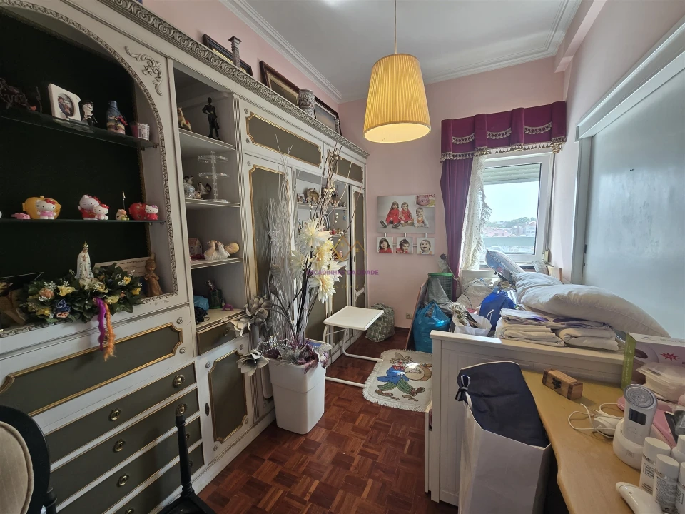 Apartamento T6 para Venda em Campolide Foto 29