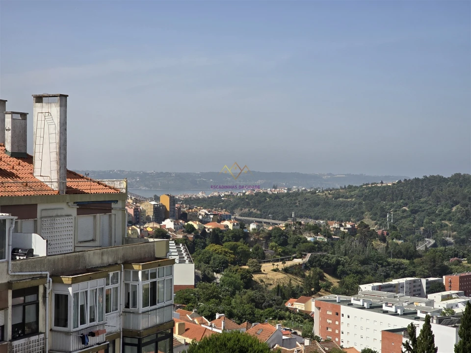 Apartamento T6 para Venda em Campolide Foto 57