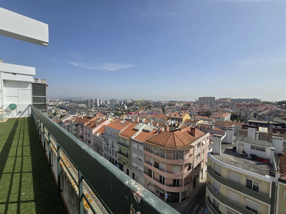 Apartamento T6 para Venda em Campolide Foto 44
