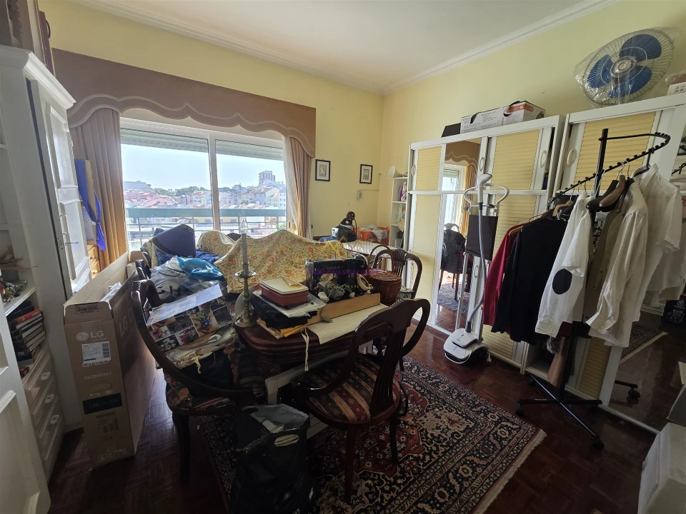Apartamento T6 para Venda em Campolide Foto 34