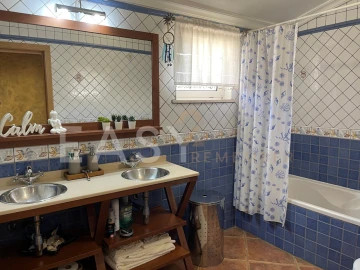 Moradia T4 para Venda em Albufeira e Olhos de Água