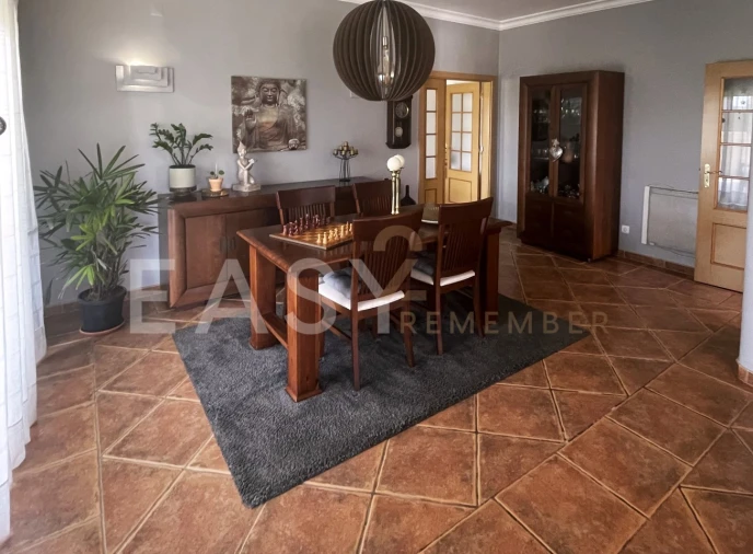 Moradia T4 para Venda em Albufeira e Olhos de Água Foto 9