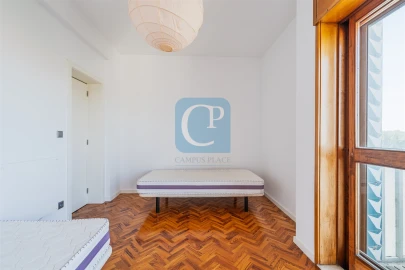 Apartamento T2 para Arrendamento em Lordelo do Ouro e Massarelos