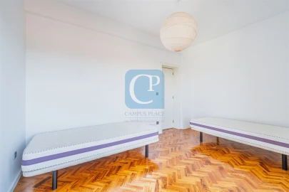 Apartamento T2 para Arrendamento em Lordelo do Ouro e Massarelos