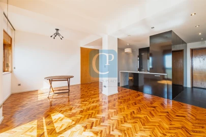 Apartamento T2 para Arrendamento em Lordelo do Ouro e Massarelos