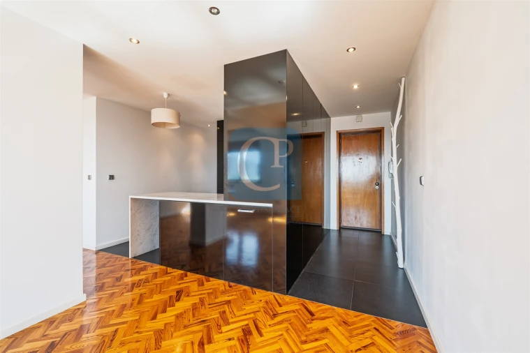 Apartamento T2 para Arrendamento em Lordelo do Ouro e Massarelos Foto 4