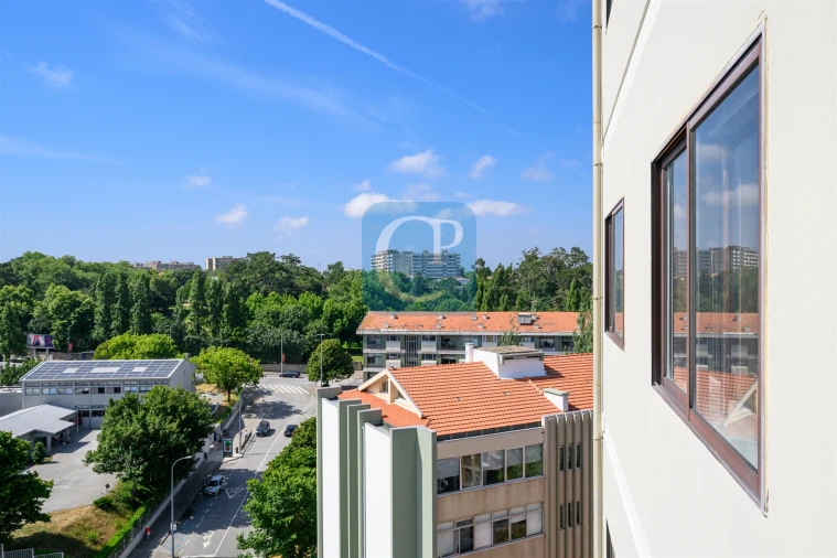 Apartamento T2 para Arrendamento em Lordelo do Ouro e Massarelos Foto 13