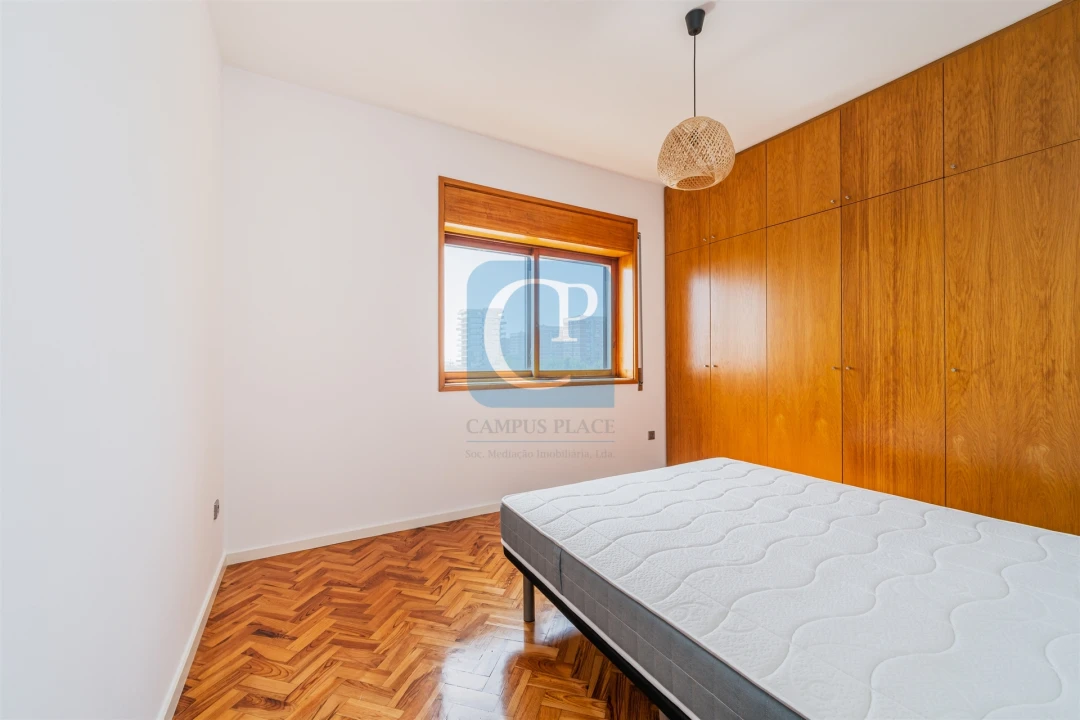 Apartamento T2 para Arrendamento em Lordelo do Ouro e Massarelos Foto 15