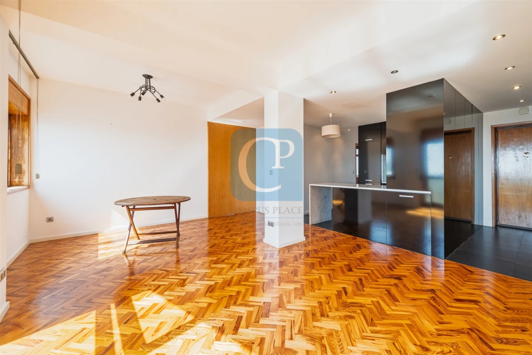Apartamento T2 para Arrendamento em Lordelo do Ouro e Massarelos Foto 1