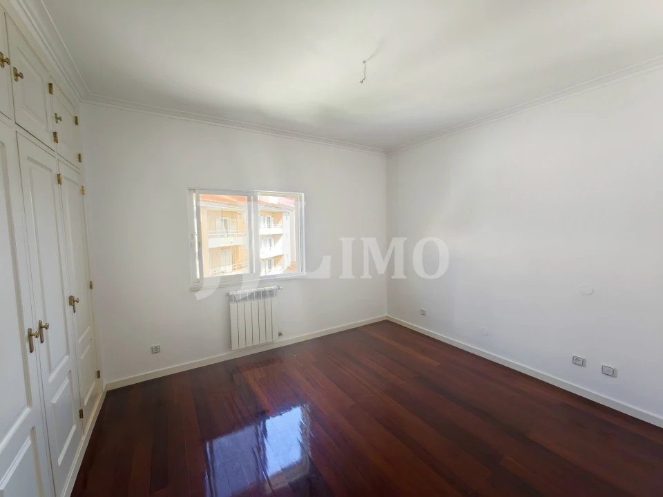 Apartamento T4 para Venda em Cascais e Estoril Foto 31