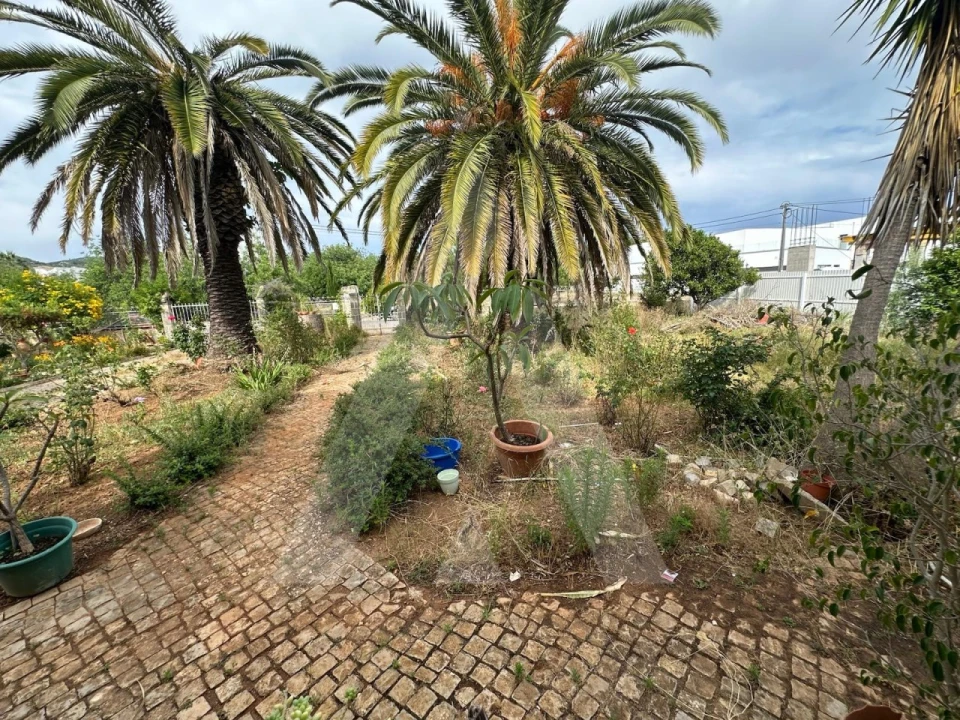 Moradia T7 para Venda em Santa Barbara de Nexe Foto 6