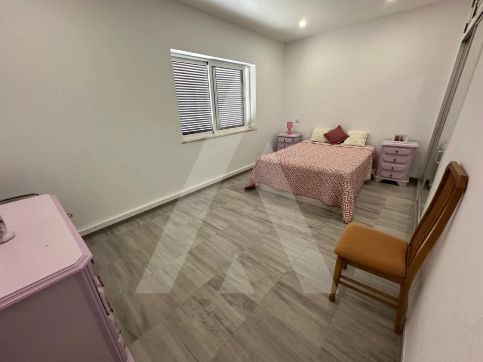 Moradia T7 para Venda em Santa Barbara de Nexe Foto 17