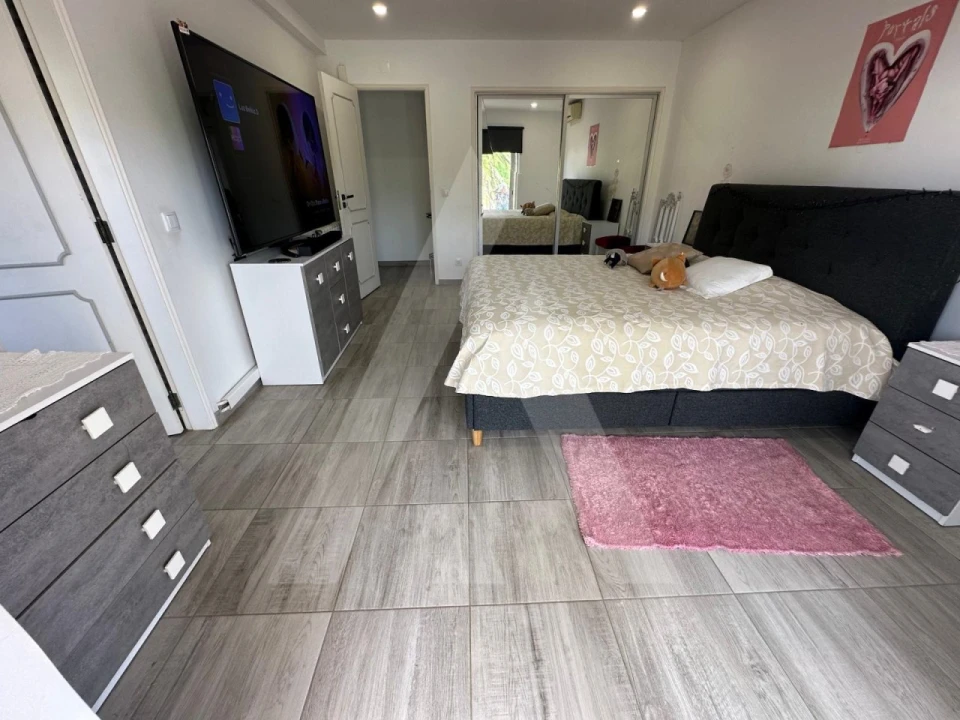 Moradia T7 para Venda em Santa Barbara de Nexe Foto 22