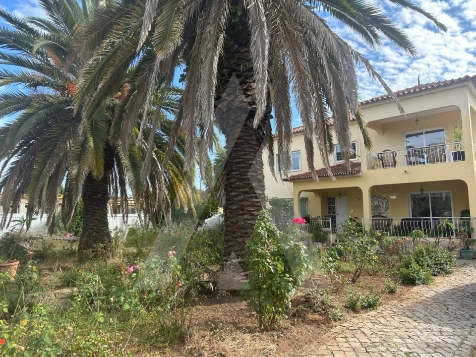 Moradia T7 para Venda em Santa Barbara de Nexe Foto 5