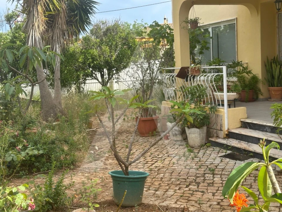 Moradia T7 para Venda em Santa Barbara de Nexe Foto 52