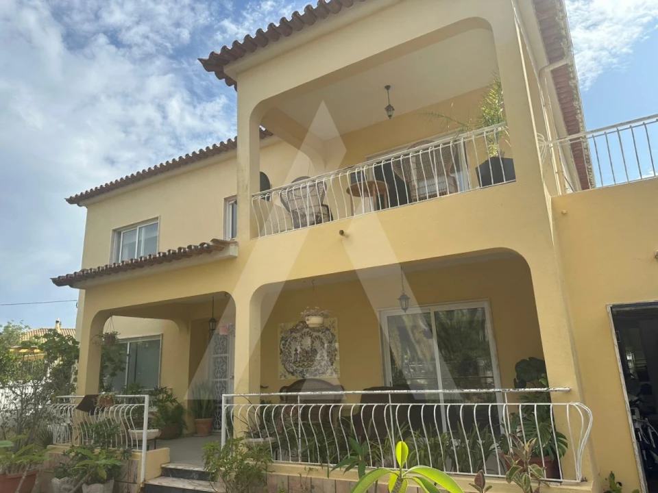 Moradia T7 para Venda em Santa Barbara de Nexe Foto 41