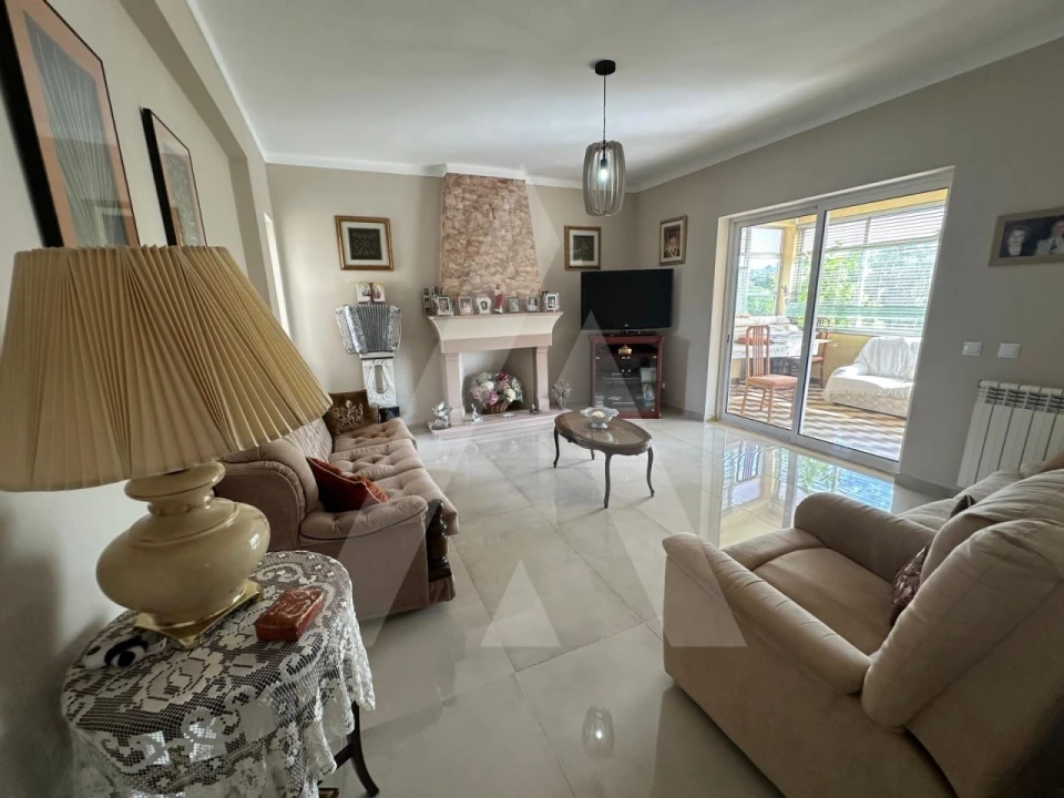 Moradia T7 para Venda em Santa Barbara de Nexe Foto 37
