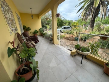 Moradia T7 para Venda em Santa Barbara de Nexe