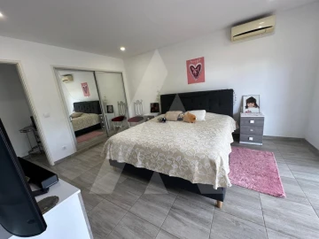 Moradia T7 para Venda em Santa Barbara de Nexe