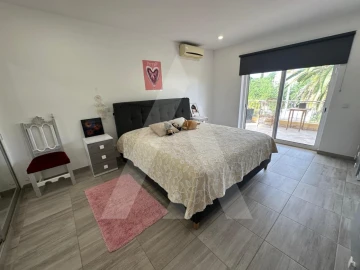 Moradia T7 para Venda em Santa Barbara de Nexe