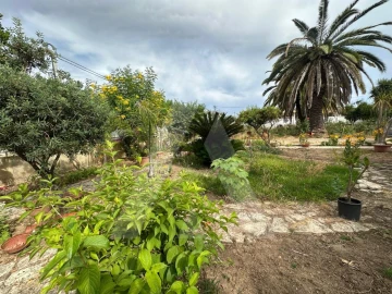Moradia T7 para Venda em Santa Barbara de Nexe