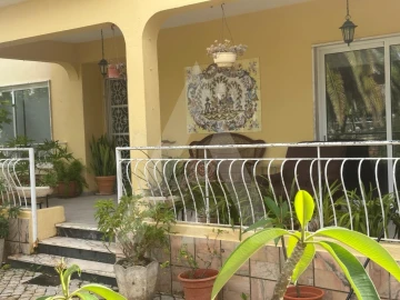 Moradia T7 para Venda em Santa Barbara de Nexe