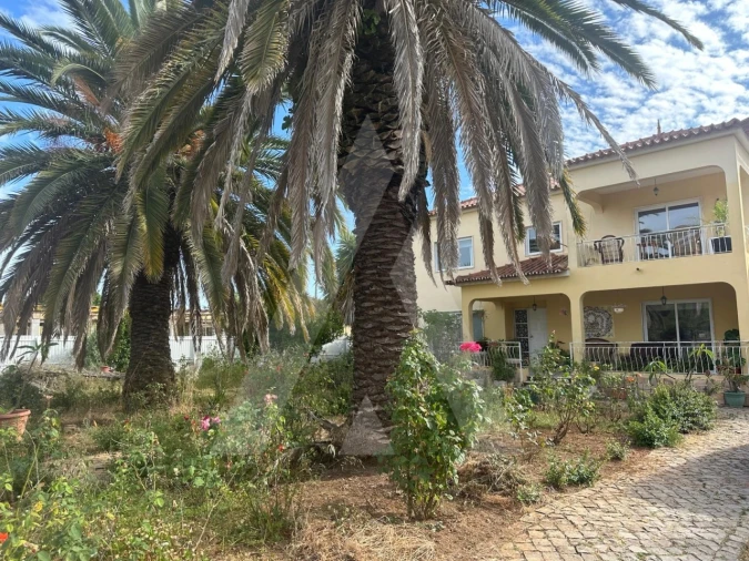 Moradia T7 para Venda em Santa Barbara de Nexe Foto 5