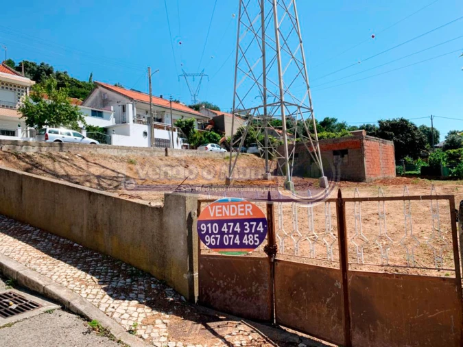 Terreno para Venda em Alverca do Ribatejo e Sobralinho Foto 1