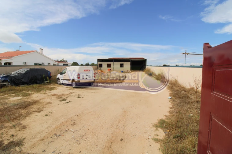 Armazém para Venda em Salvaterra de Magos e Foros de Salvaterra