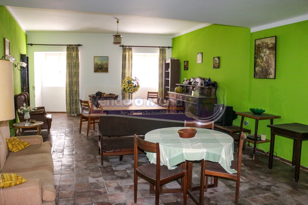 Prédio para Venda em Mora Foto 4