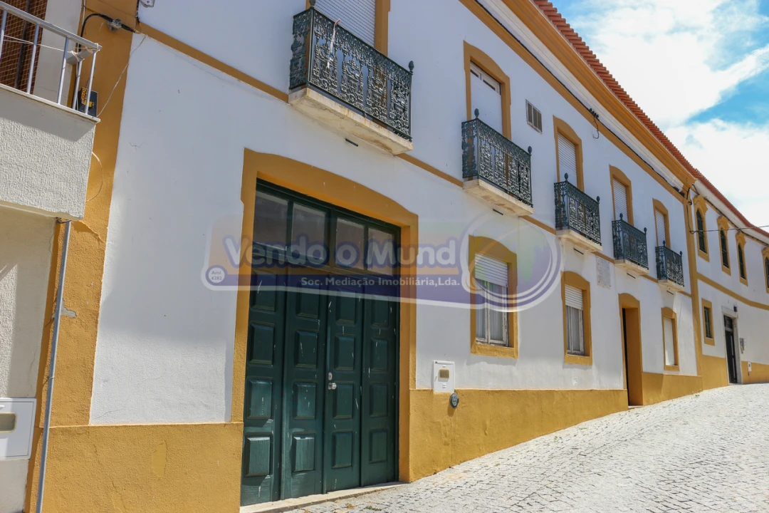 Prédio para Venda em Mora Foto 1