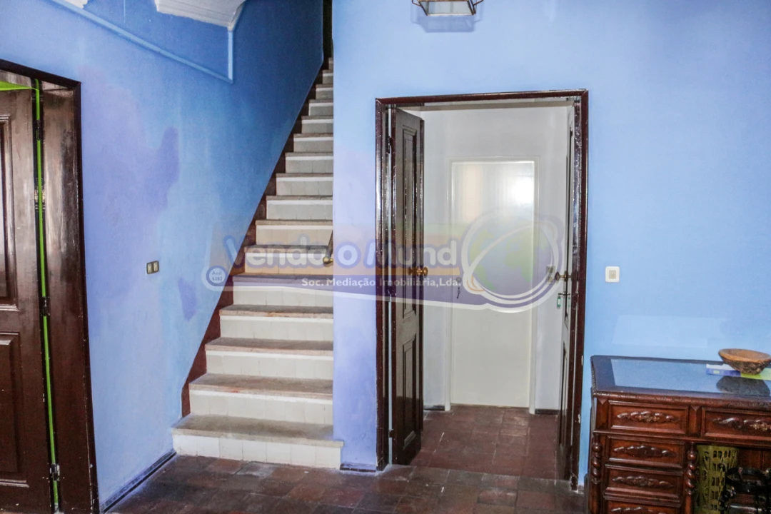 Prédio para Venda em Mora Foto 2