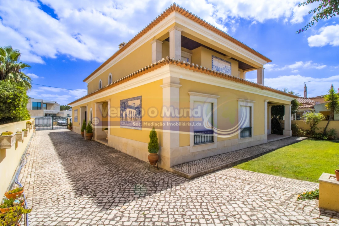 Moradia T5 para Venda em Samora Correia Foto 3