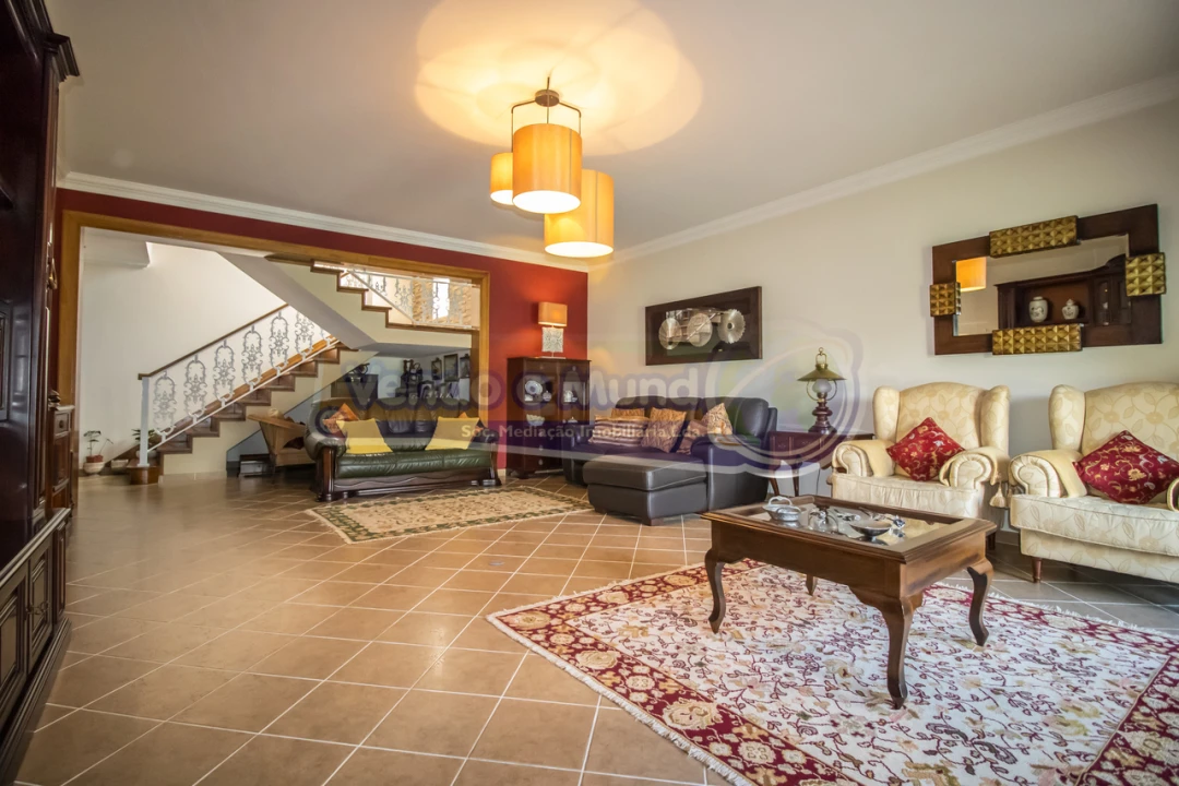 Moradia T5 para Venda em Samora Correia Foto 11