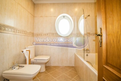Moradia T5 para Venda em Samora Correia