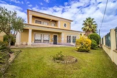 Moradia T5 para Venda em Samora Correia