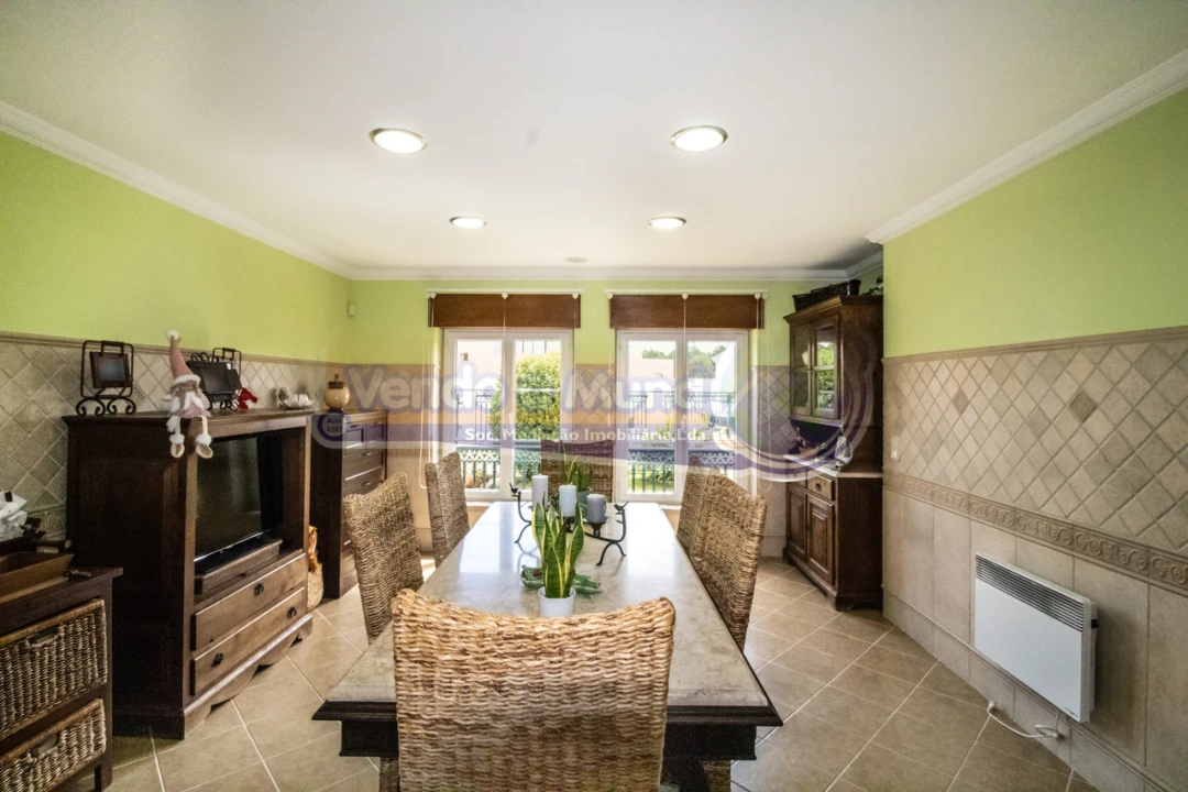 Moradia T5 para Venda em Samora Correia Foto 9