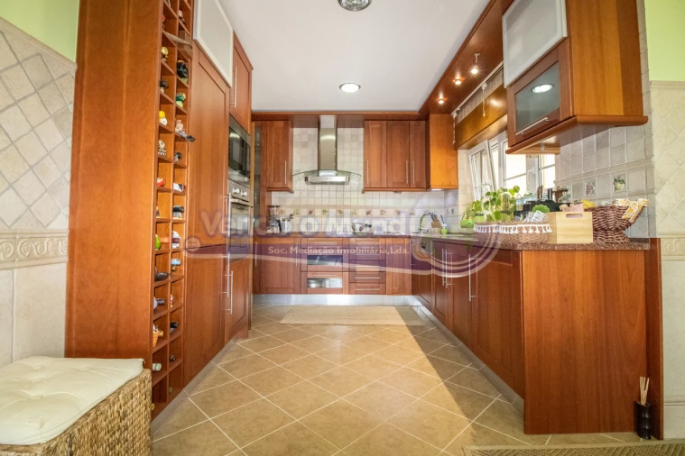 Moradia T5 para Venda em Samora Correia Foto 8