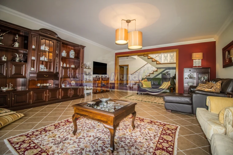 Moradia T5 para Venda em Samora Correia Foto 12